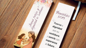 Marcador Bíblico – Mamá, fuerza y dignidad te adornan